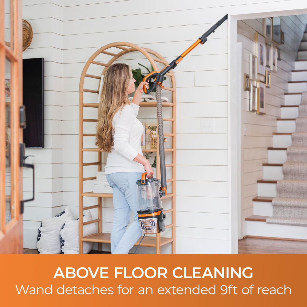 Bagless Upright Vacuum F699333