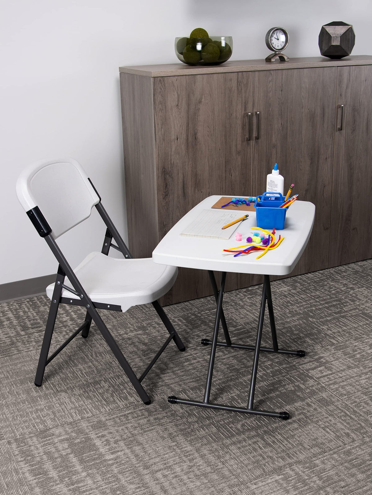 Folding Table Y732631